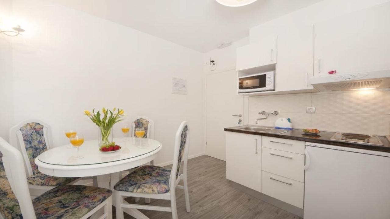 Apartments Angela Baška Voda Eksteriør billede